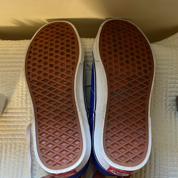 Vans - Picture 8 of 8